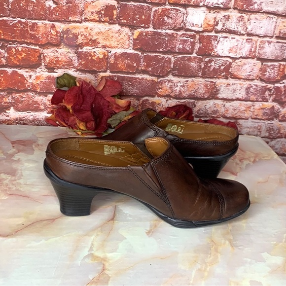 Earth Spirit Classics Emma Brown Leather Slip On Heeled Clogs - Picture 3 of 11